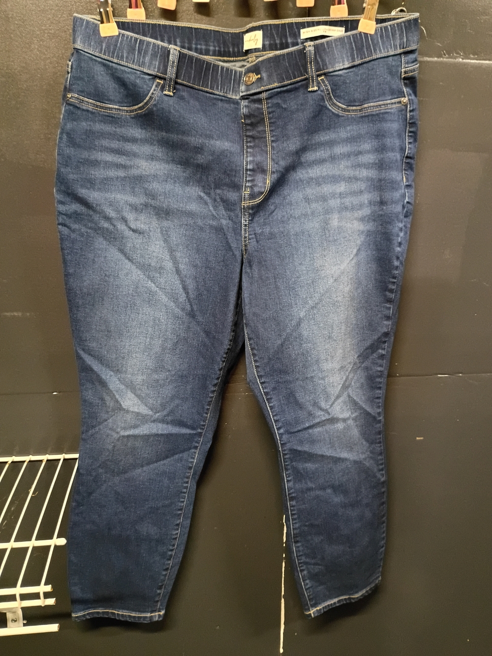 Wonderly High-Rise Skinny Crop Jeans in Dark Blue Denim